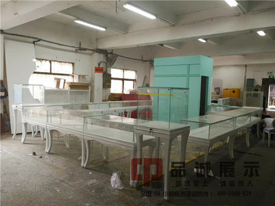 木制烤漆珠寶展柜保養指南 品誠展示為您提供專業咨詢服務